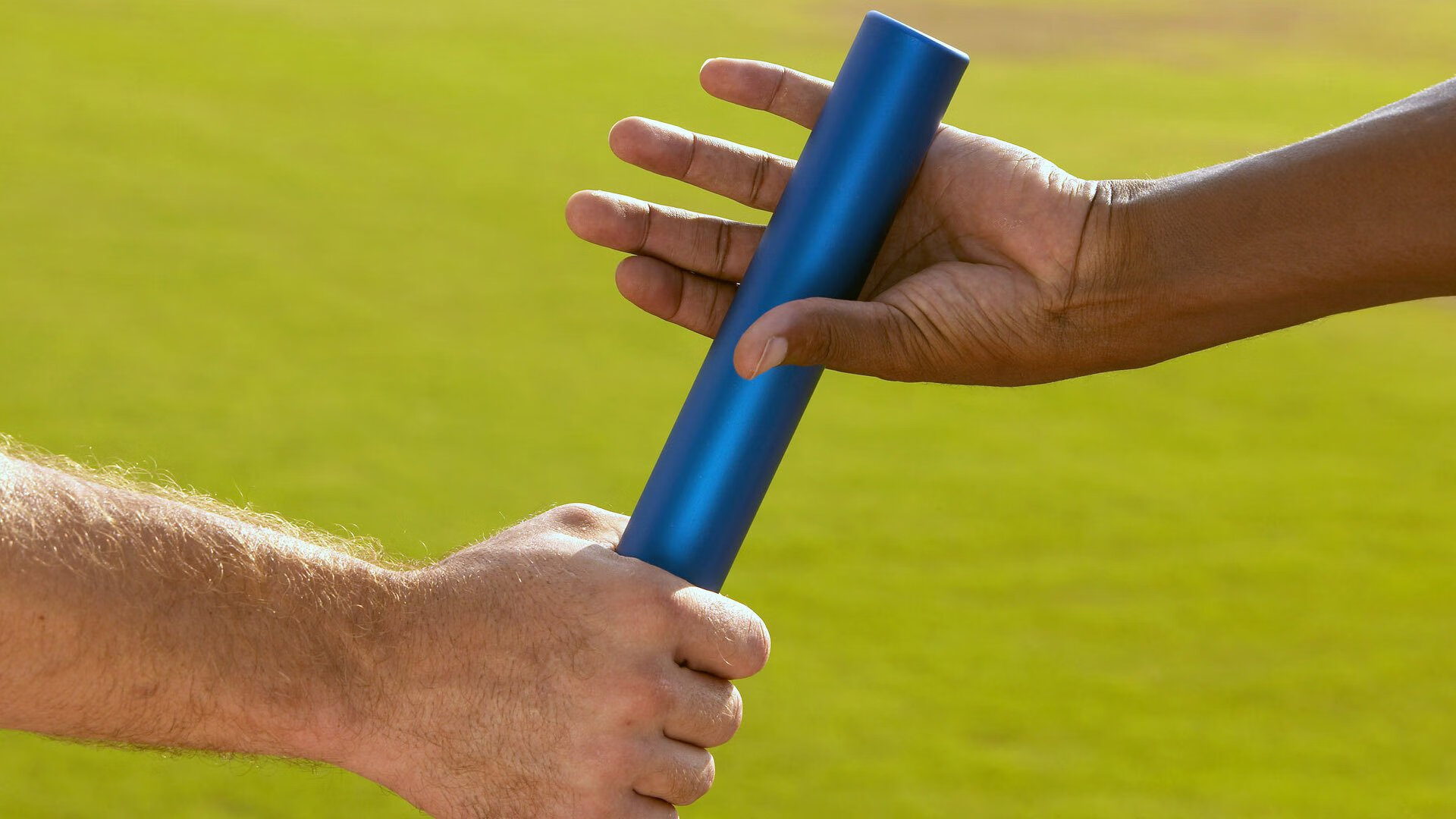 田径赛场焦点！克罗地亚队对阵中国队，超级对决，球迷热情点燃赛场