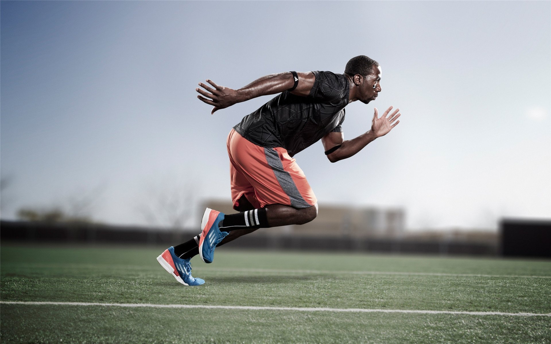 德罗巴回归赛场,高光表现首场状态亮眼,FPX观众沸腾!